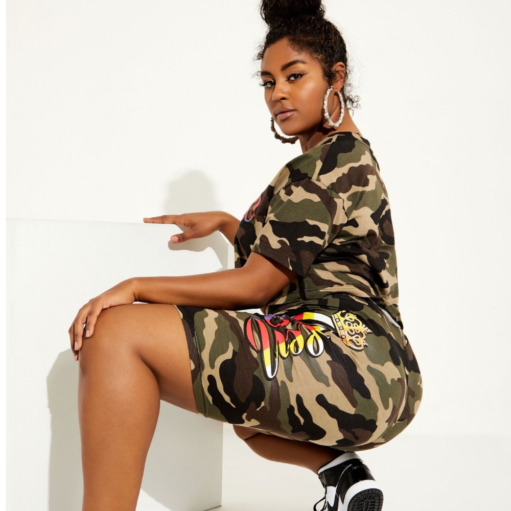 NWT💕Plus Size Camoflague ‘Queen’ Short Set